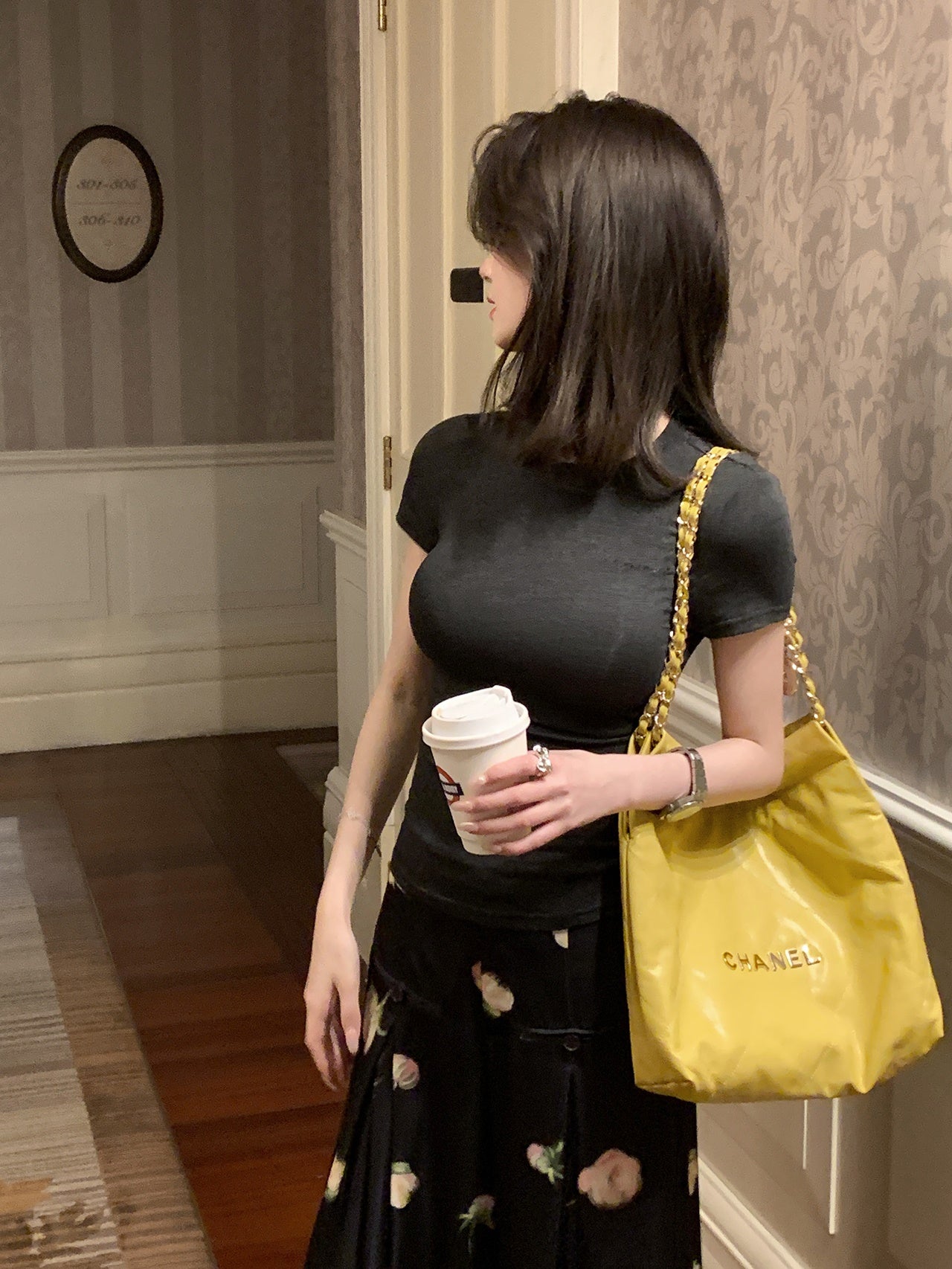 Dehnen Sie die grundlegende kurzarmige T-Shirt mit schlankem T-Shirt