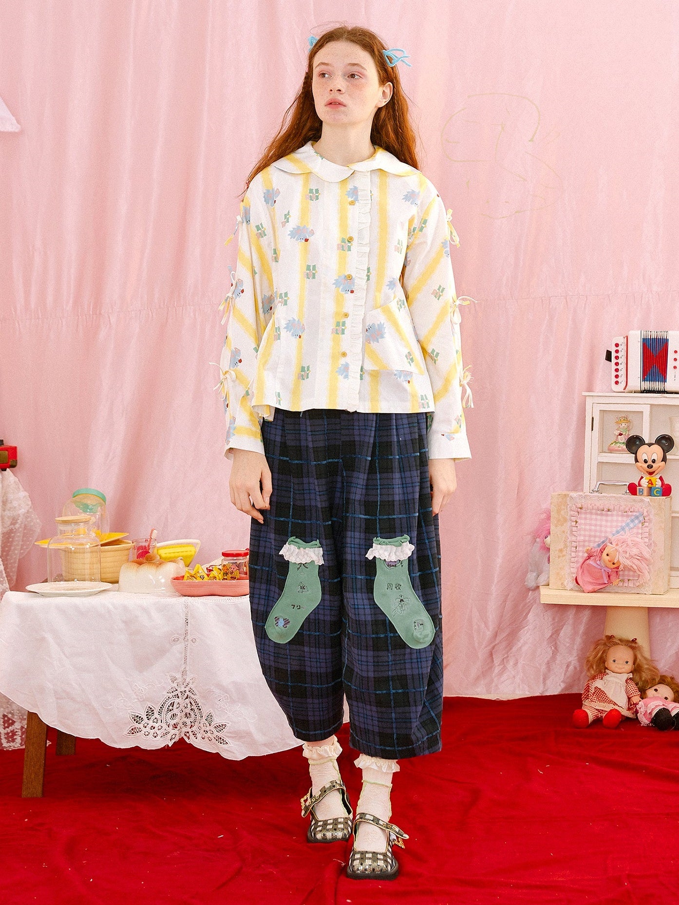 불규칙한 칼라 스트라이프 활 매듭 셔츠