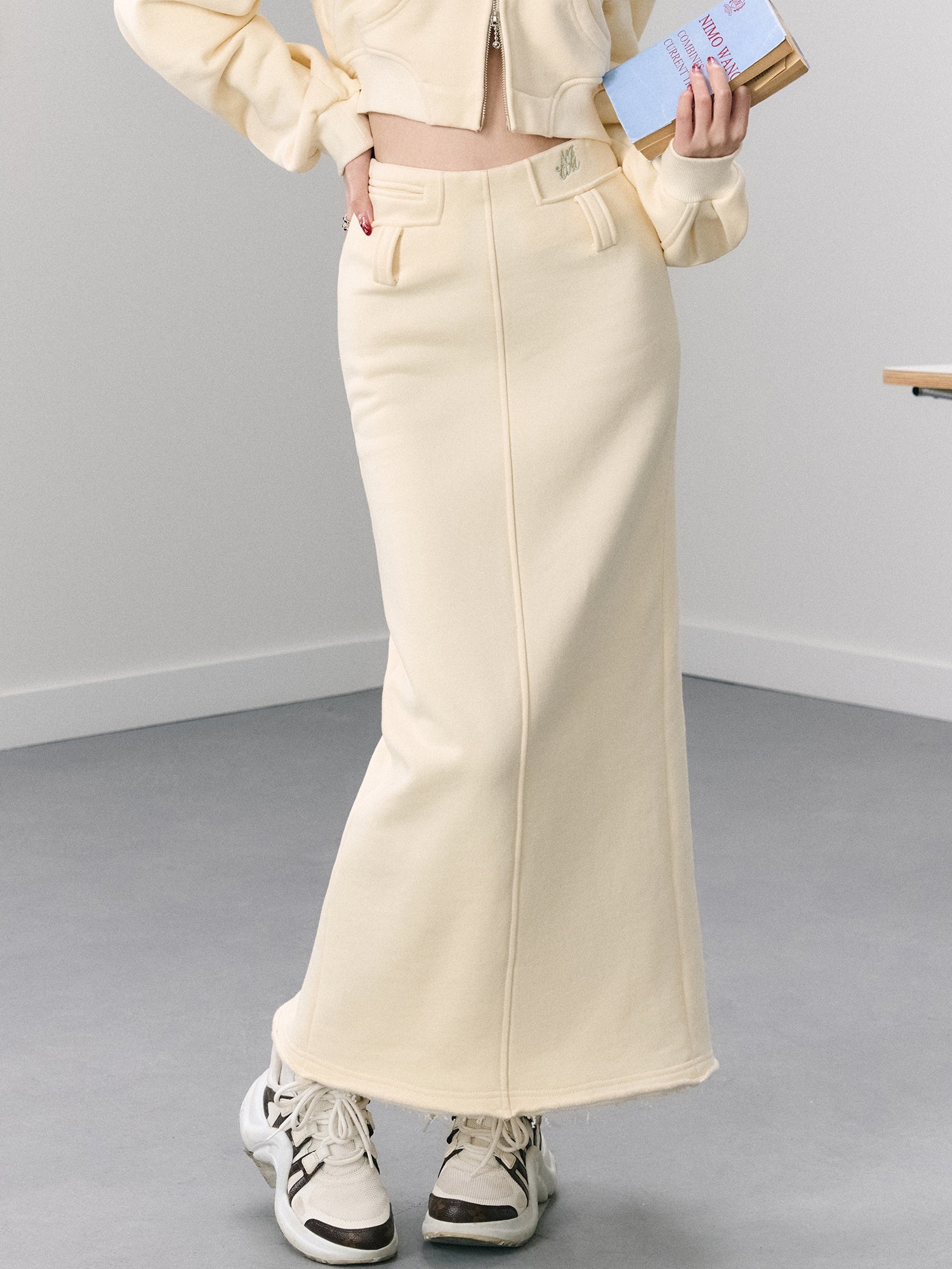 Short Casual Jacket & Slit Long Skirt