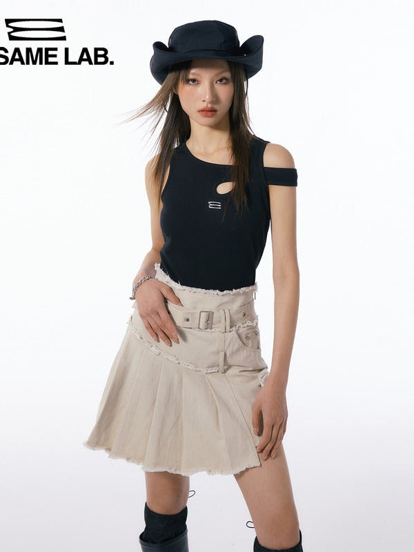 PLEATED SKIRT WITH BELT