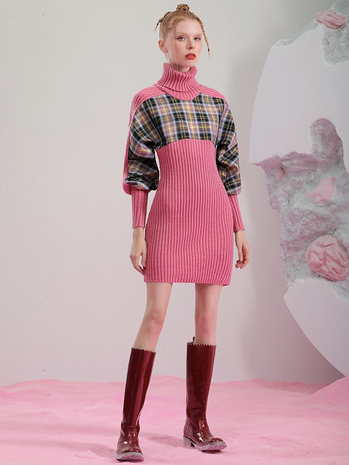 Nähte Kleid mit schlankem gestricktem Kleid