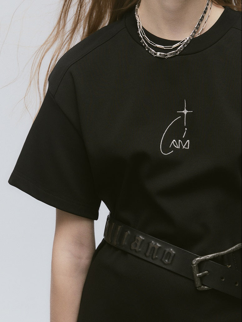 영어 자수 둥근 목 티셔츠