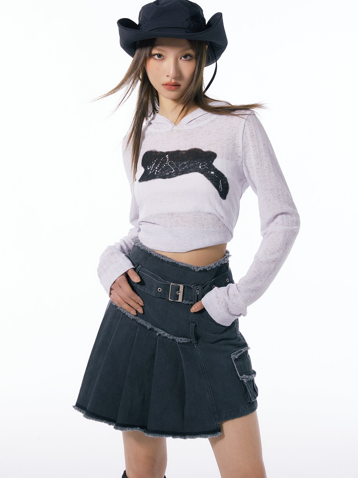 PLEATED SKIRT WITH BELT