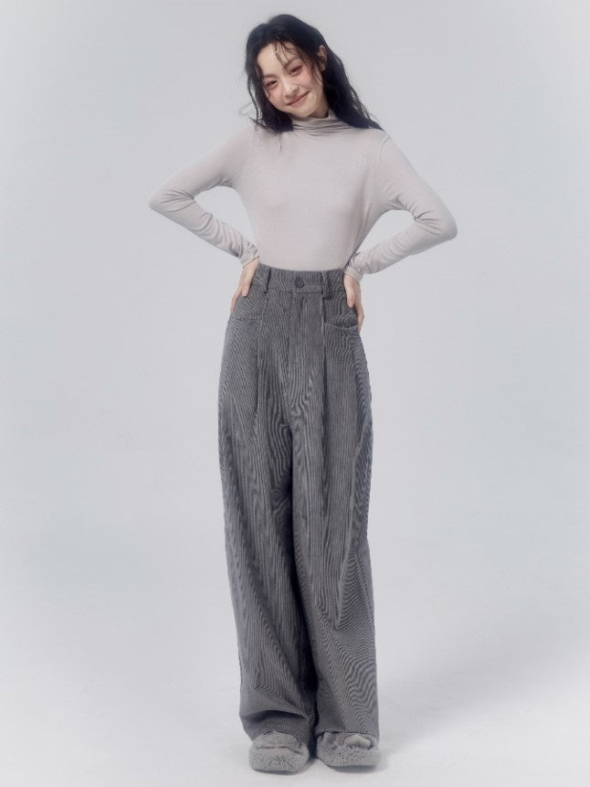 Cord-Hose mit hohen taillierten Weitbeinen