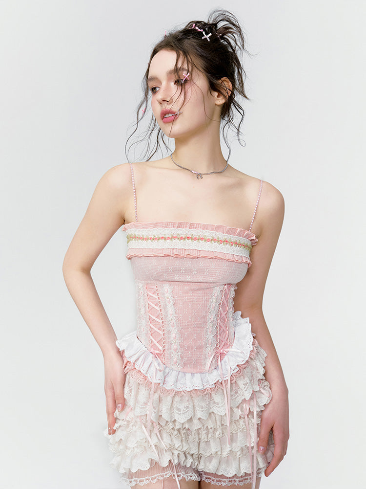 Camisole de rose à lacets et pantalons courts