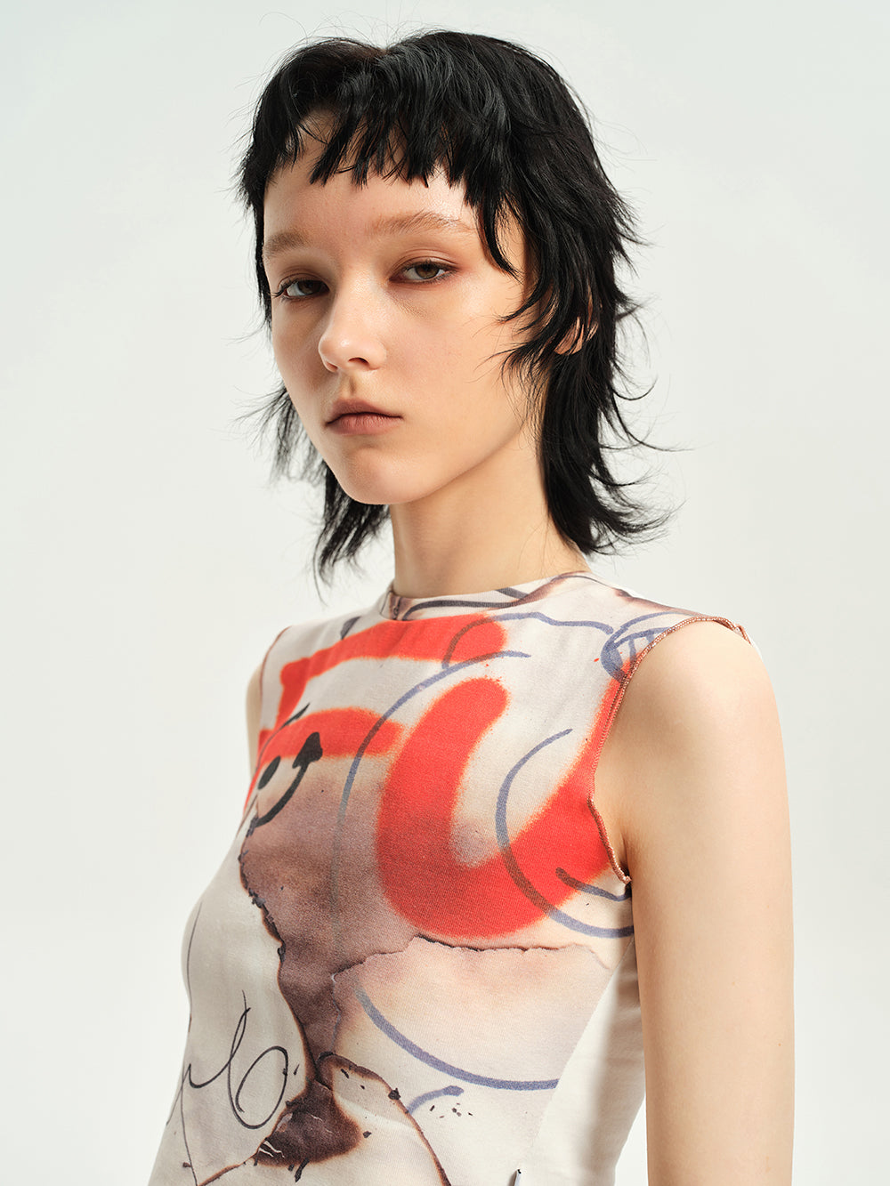 Graphic Smooth Spray Paint Sleeveless Cropped Tops