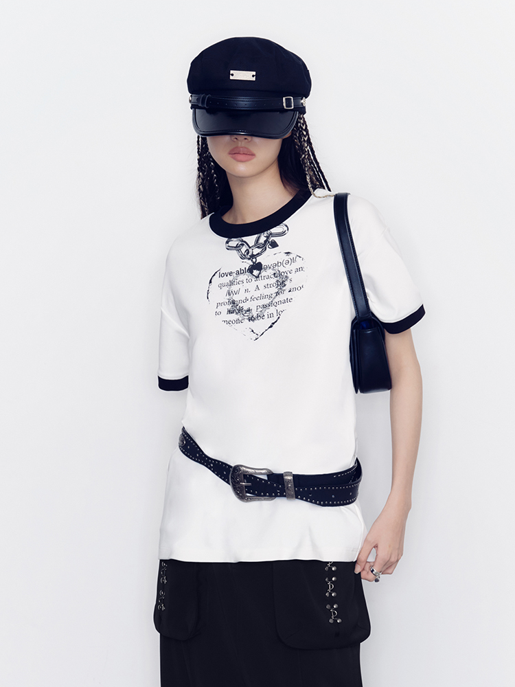 Heart Fake-Necklace Silhouette Monotone T-Shirt