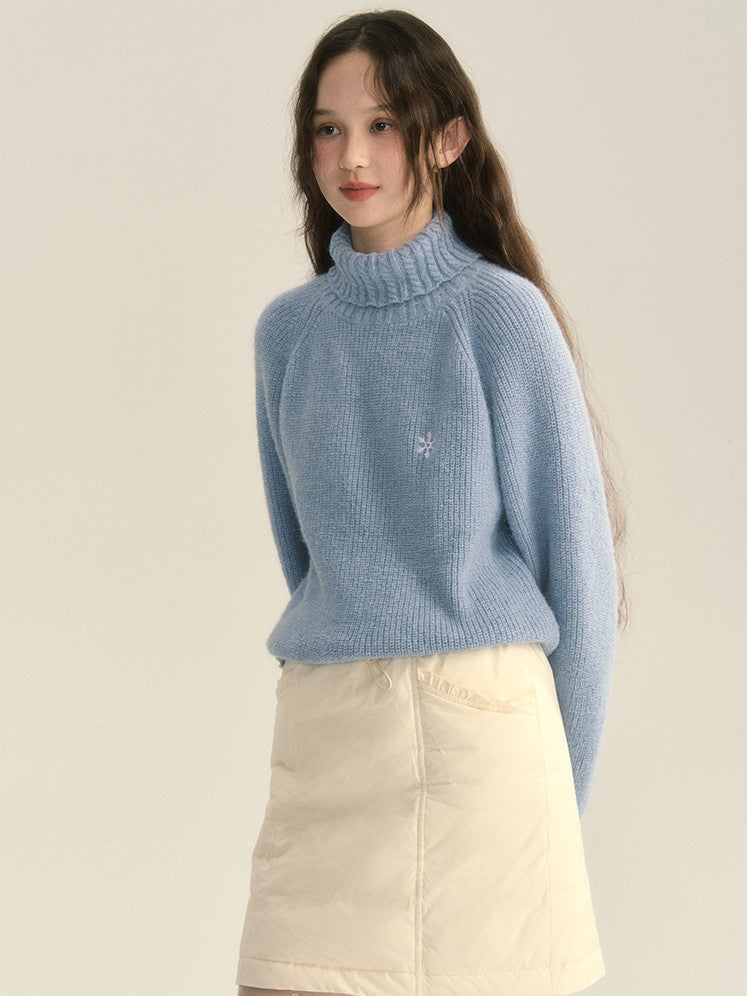 Turtle-Neck Velvet Simple Pale-Tone Knit