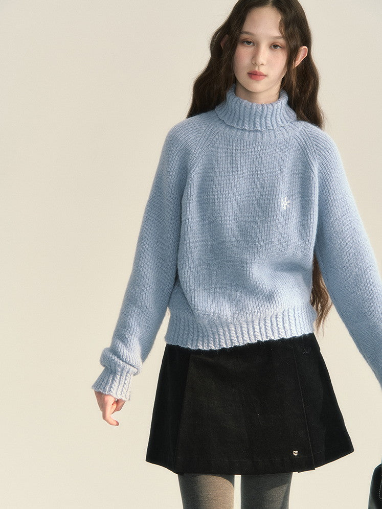 Turtle-Neck Velvet Simple Pale-Tone Knit