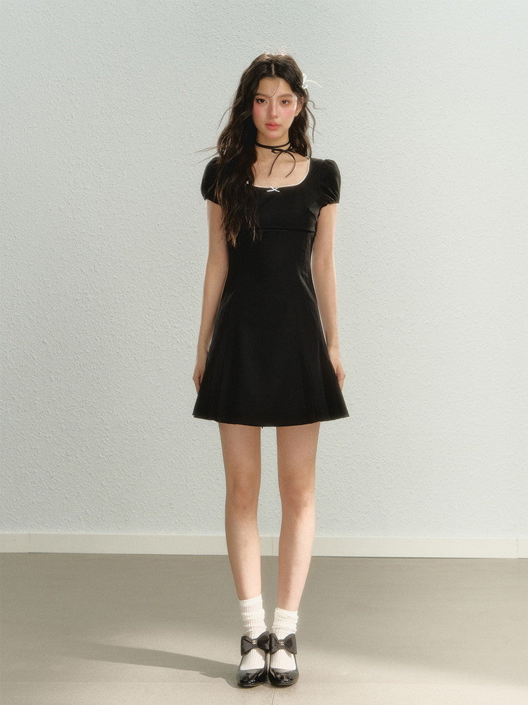 Side-Pleats Simple Flare Short Ribbon Bi-Color Dress