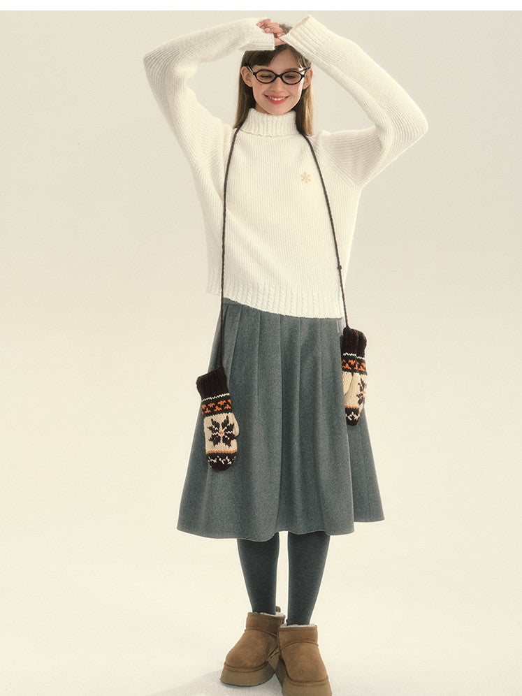 Turtle-Neck Velvet Simple Pale-Tone Knit