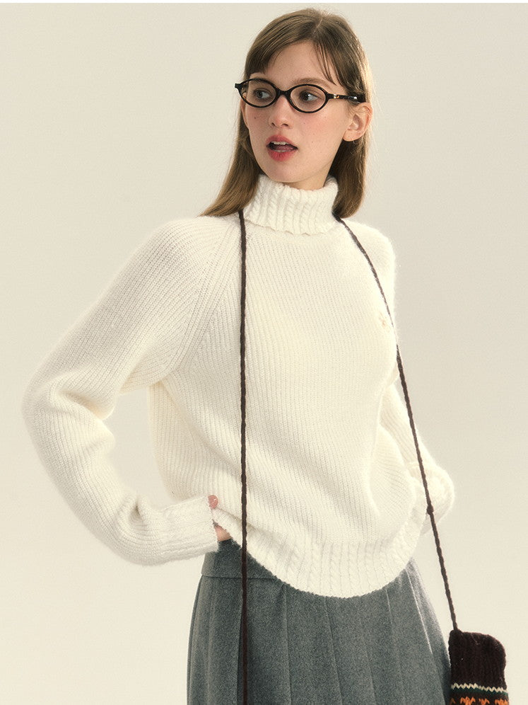 Turtle-Neck Velvet Simple Pale-Tone Knit