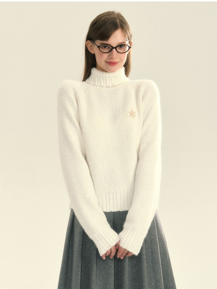 Turtle-Neck Velvet Simple Pale-Tone Knit