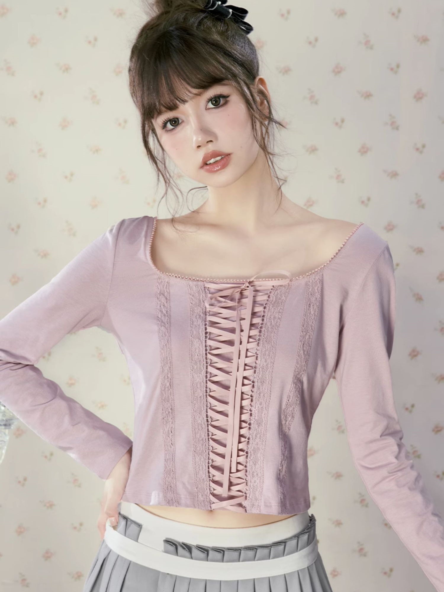 Croppe Lace-Up Lace Feminine Cutsew