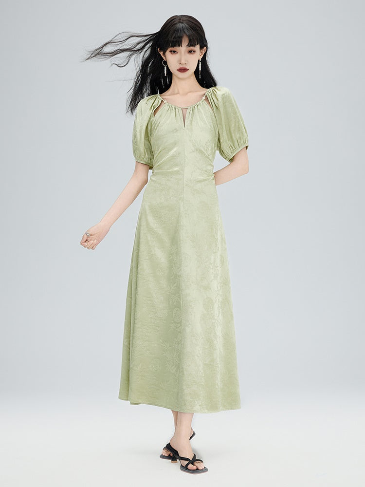 China Long Flower Embroidery Hafl-Sleeve Side-Gather Dress