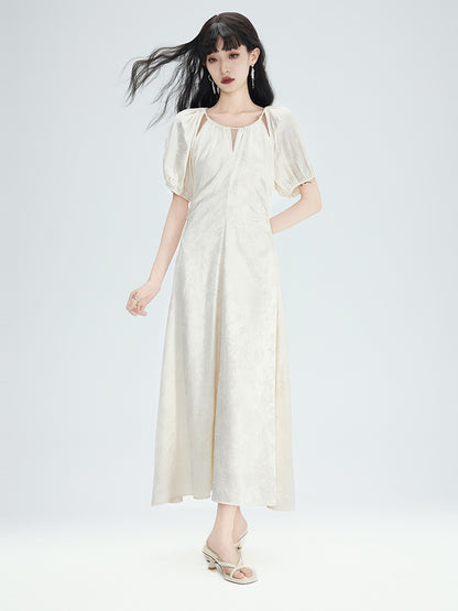 China Long Flower Embroidery Hafl-Sleeve Side-Gather Dress