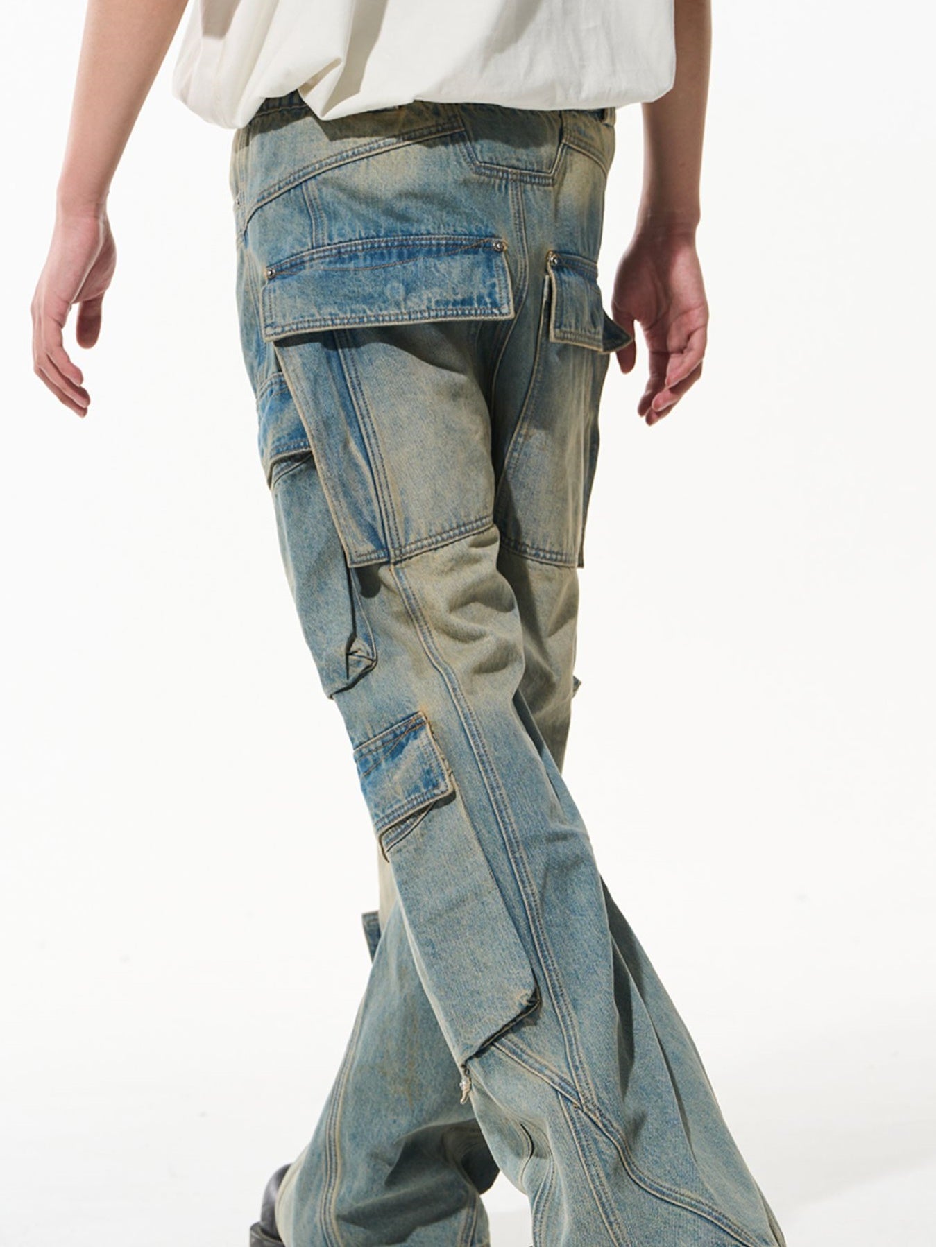 Verblasste Seitenpocket-Denimhose mit weitem Bein