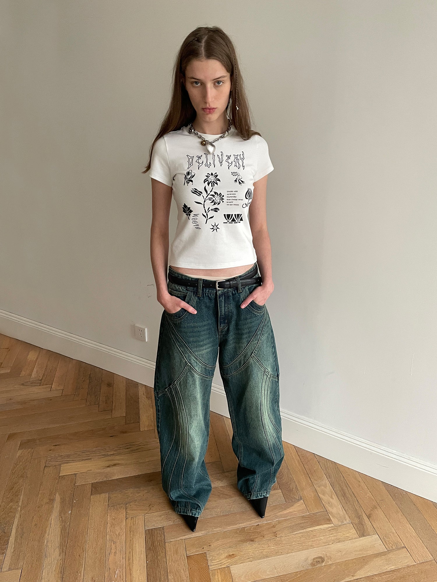 Unisex Tight Cropped Silhouette Print-T-shirt