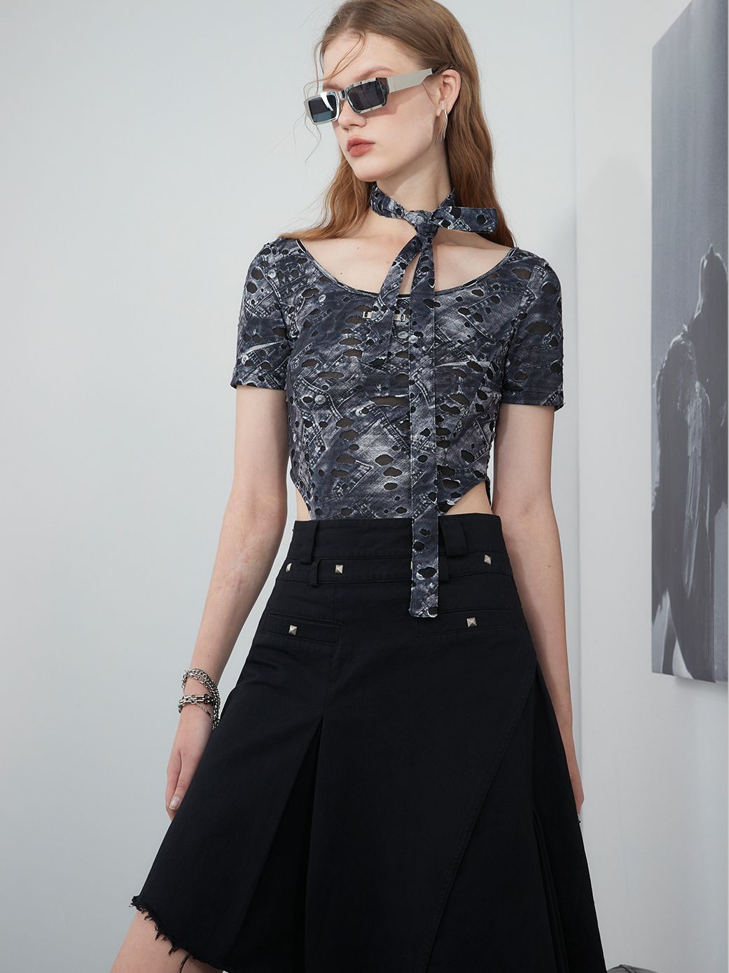 Asymmetry Damage Cut-Off Skirt