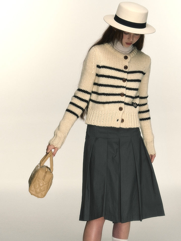 Border Natural Round-Neck Knit Cardigan