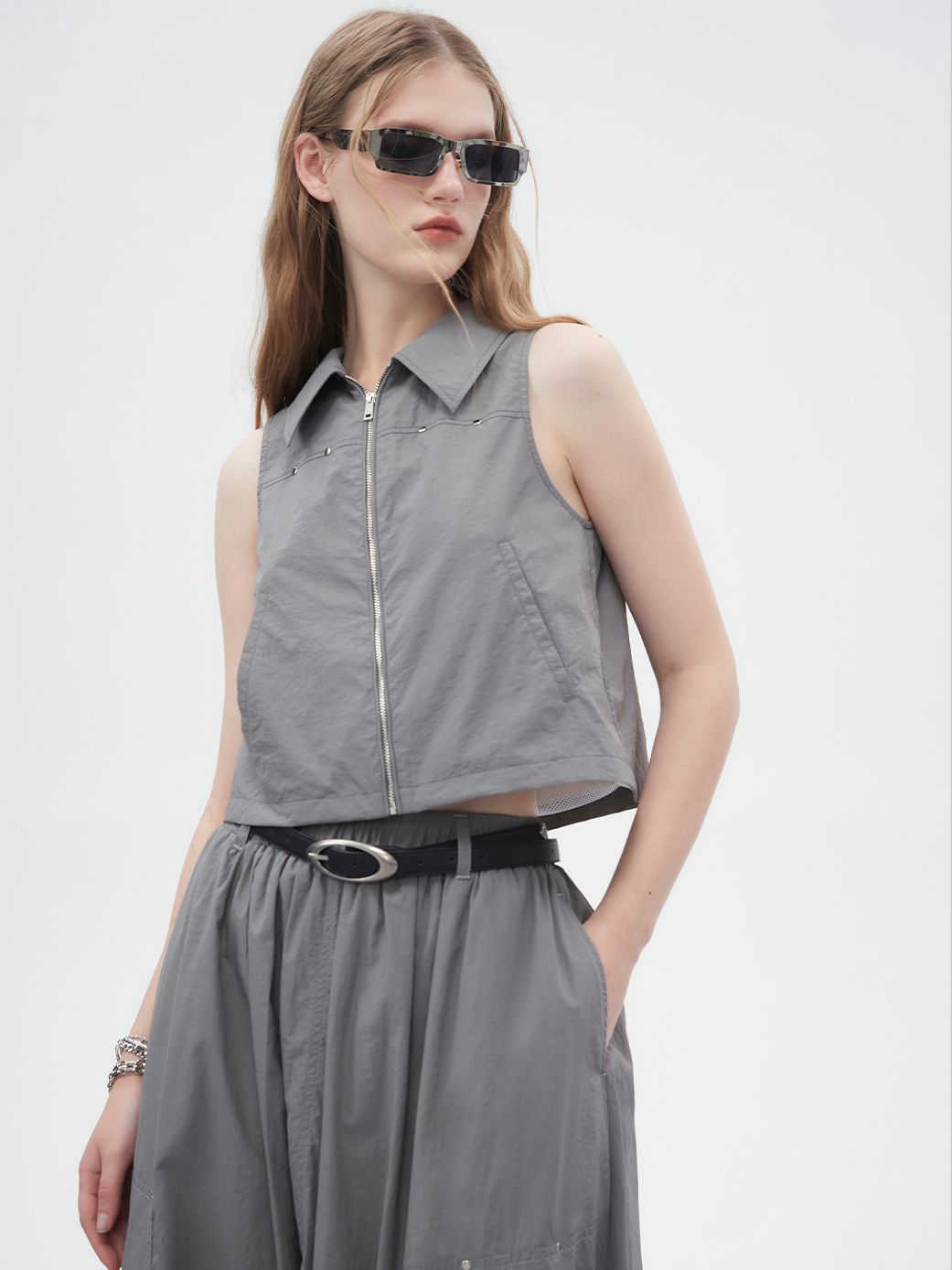 Polo-neck Sleeveless Zip Shirt