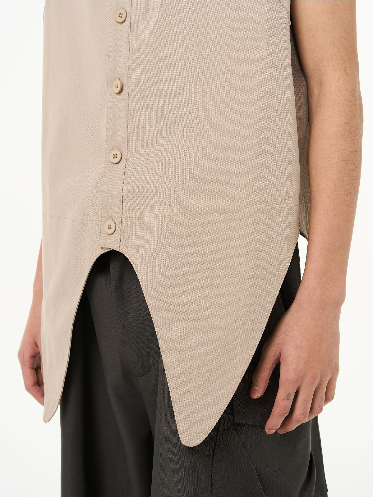 Sleeveless Long-Collar Nichi Shirt