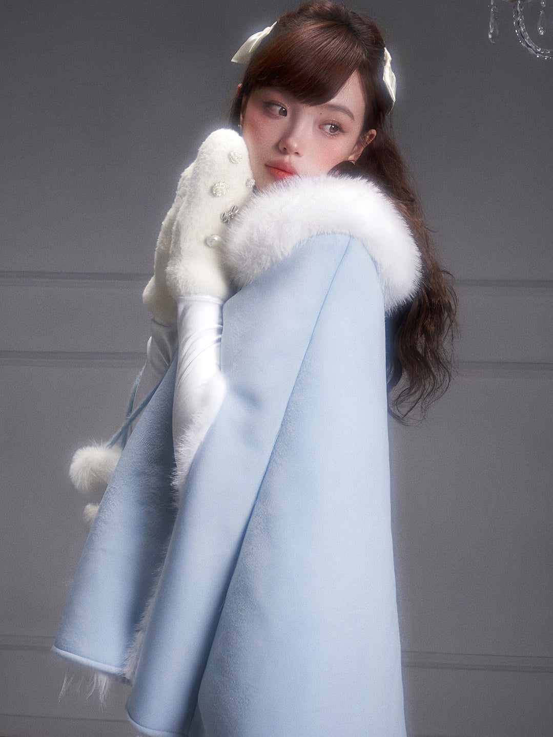 Eco-friendly Fur Ball Stitching Fur Shawl Cloak Coat