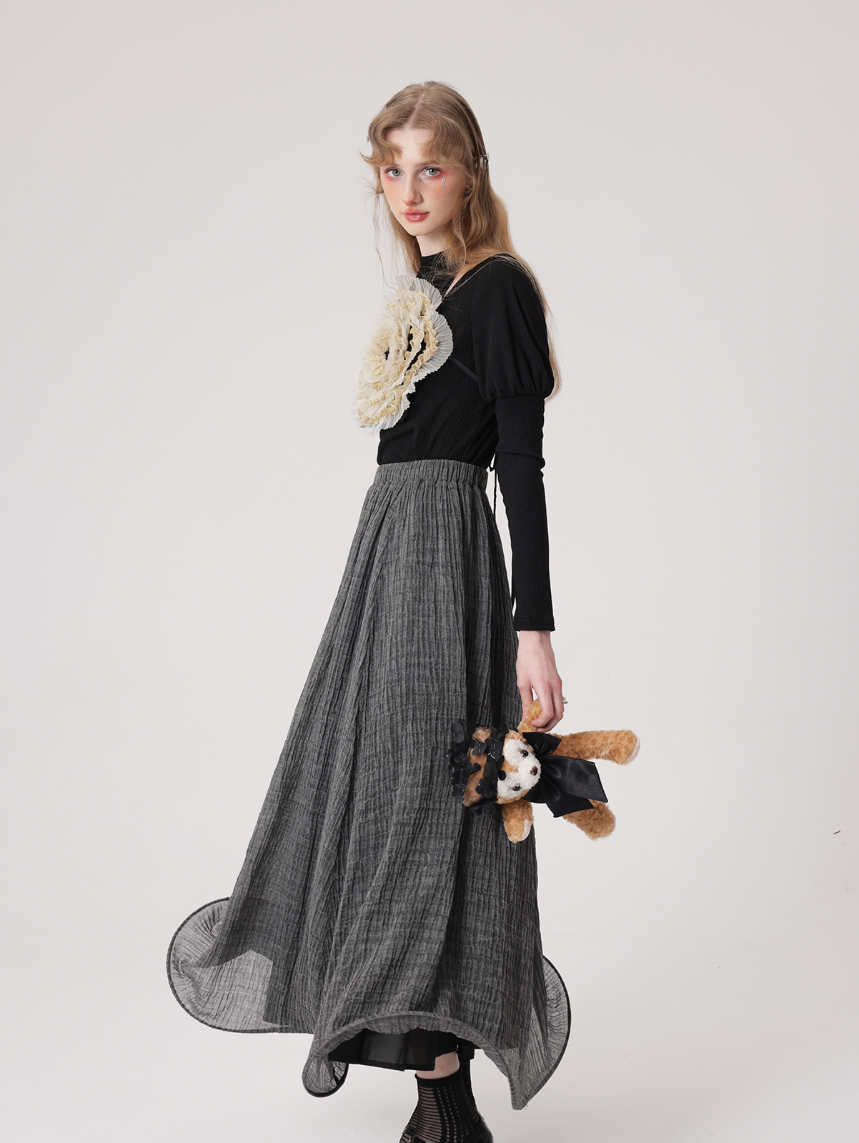 Three-dimensional Deformed Large Swing Skirt