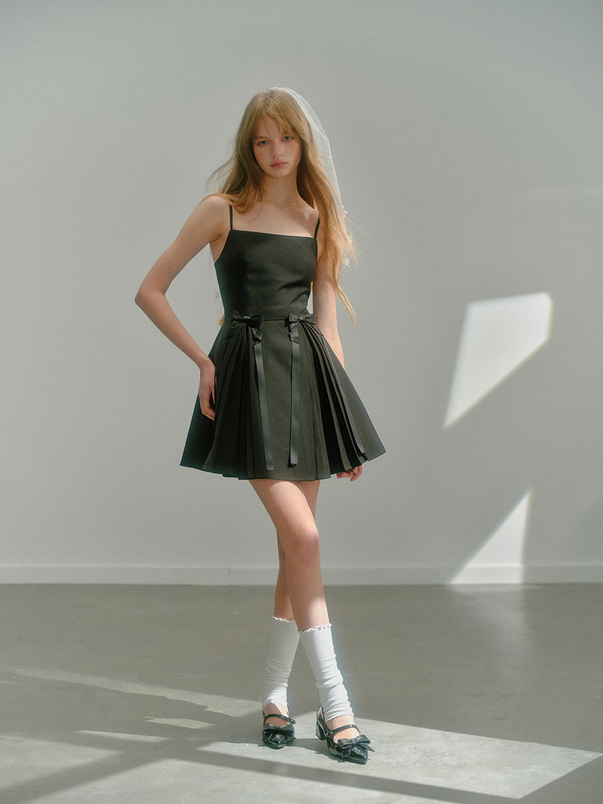 Suspender Pleated Ribbon Short Dress