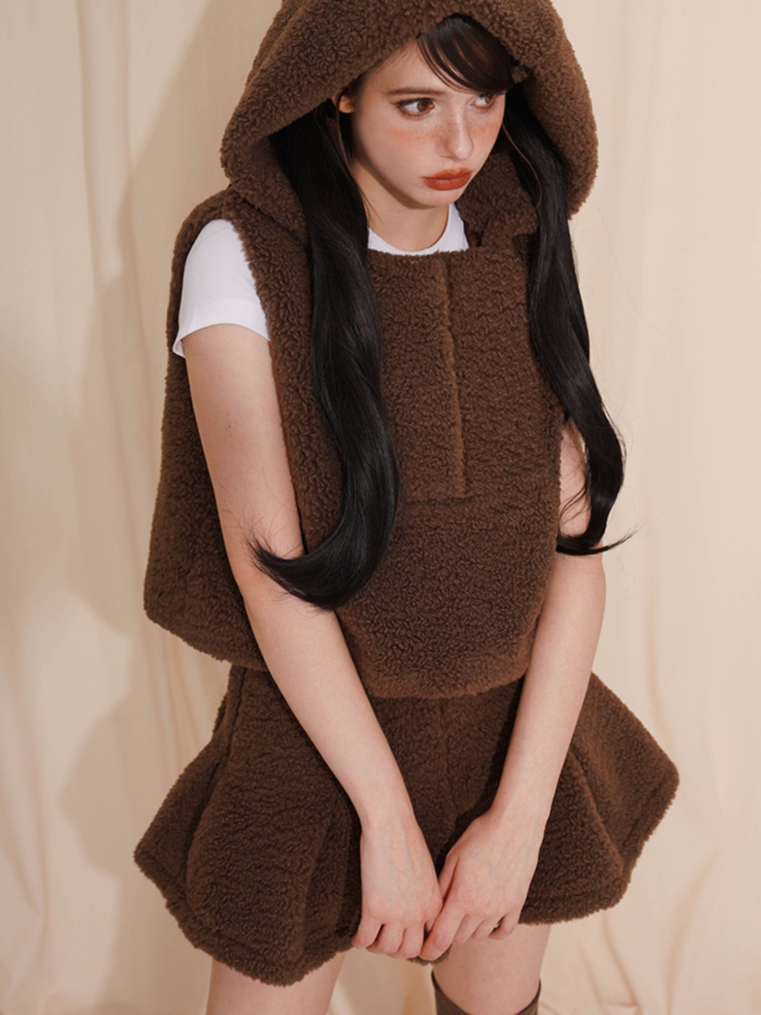 Boa Ribbon Warm Vest ＆ Pleated Skirt