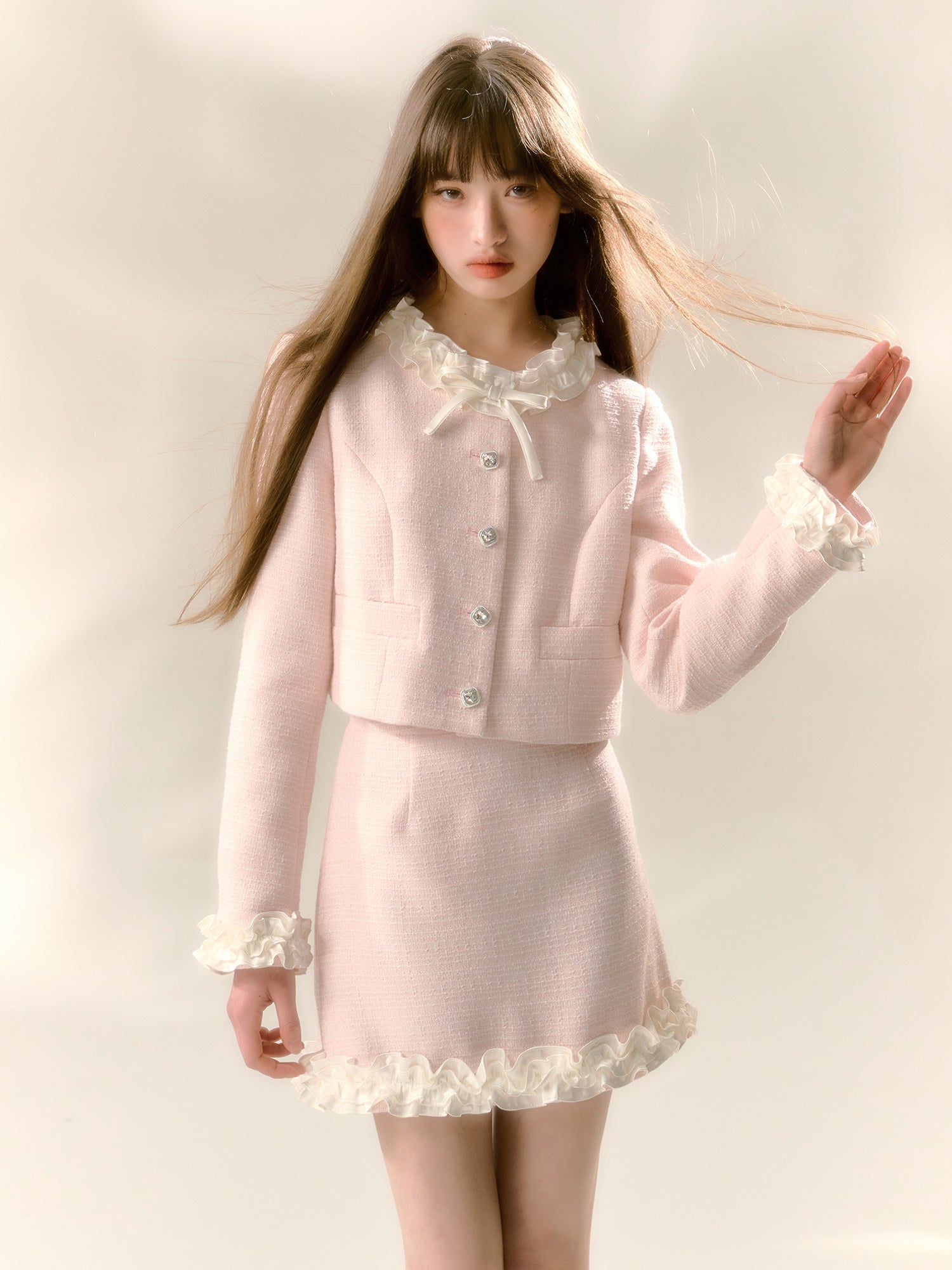 Fine Glitter Small Fragrance Jacket ＆ Frill Stitch Short Skirt