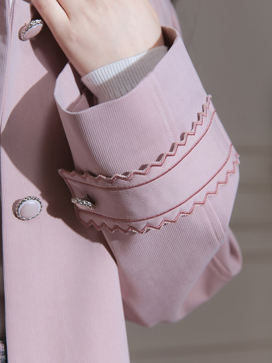 Contrasting Line Pleated A-shaped Coat