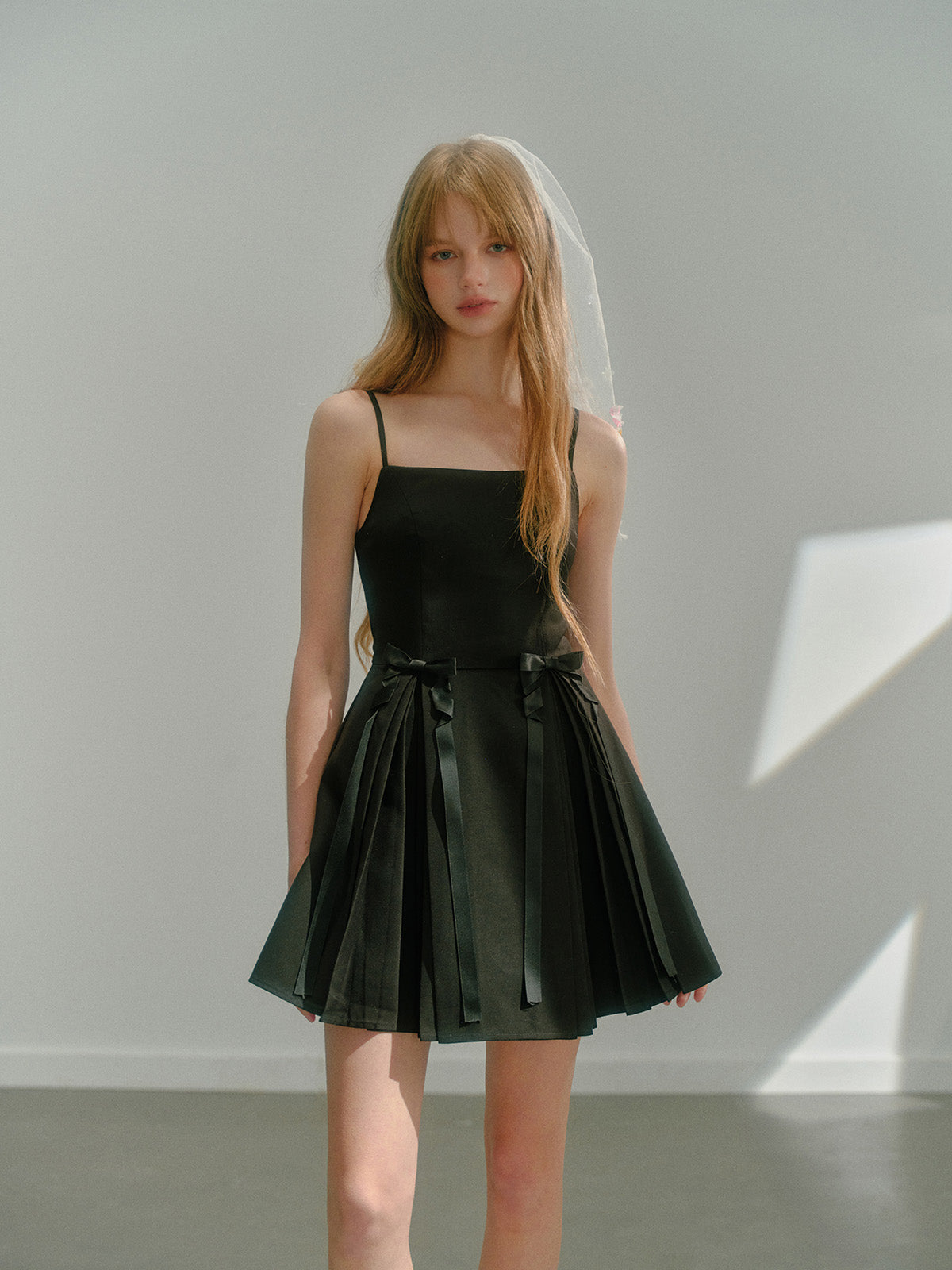 Suspender Pleated Ribbon Short Dress