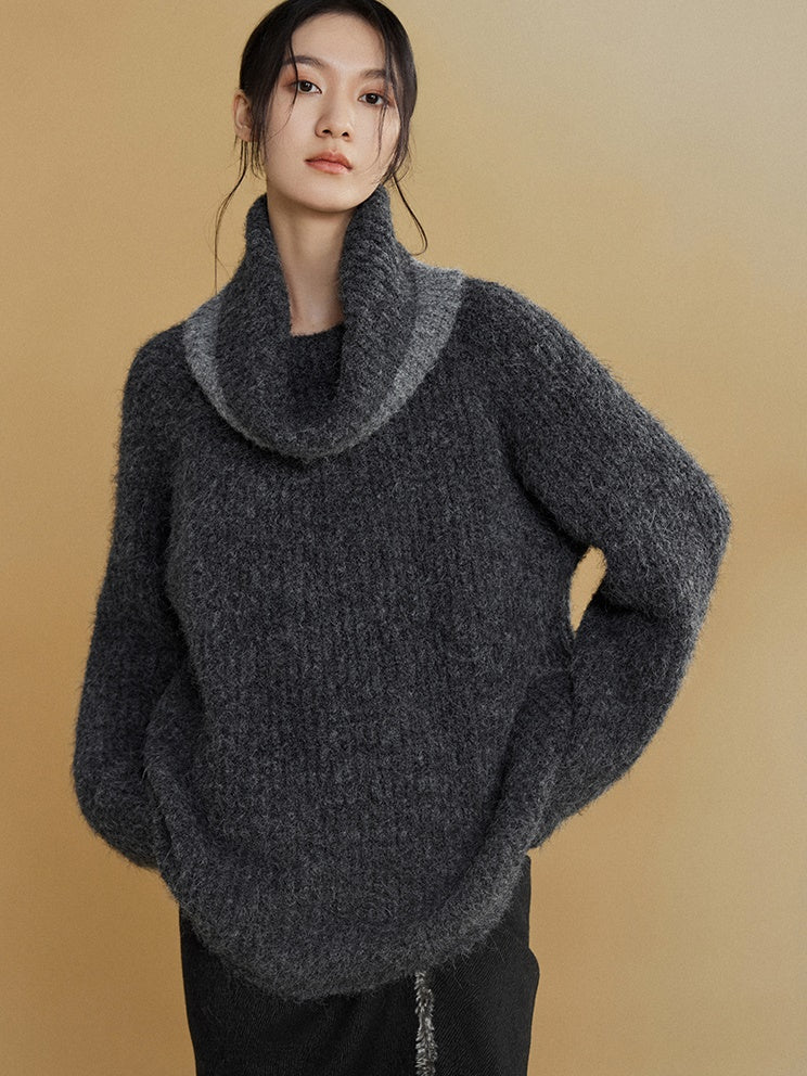 Large Lapel Contrasting Off-Shoulder Sweater