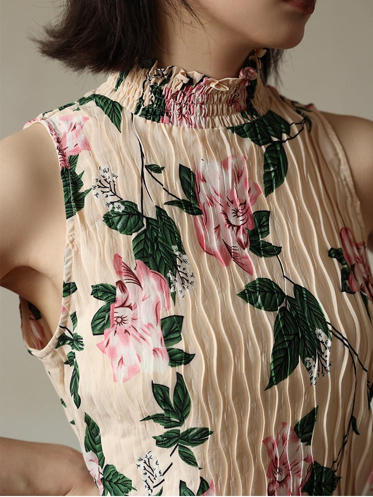 Floral Sleeveless Pleated High-necked Top