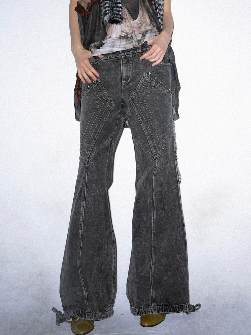 Rohe Kante niedrige Flared-Jeans