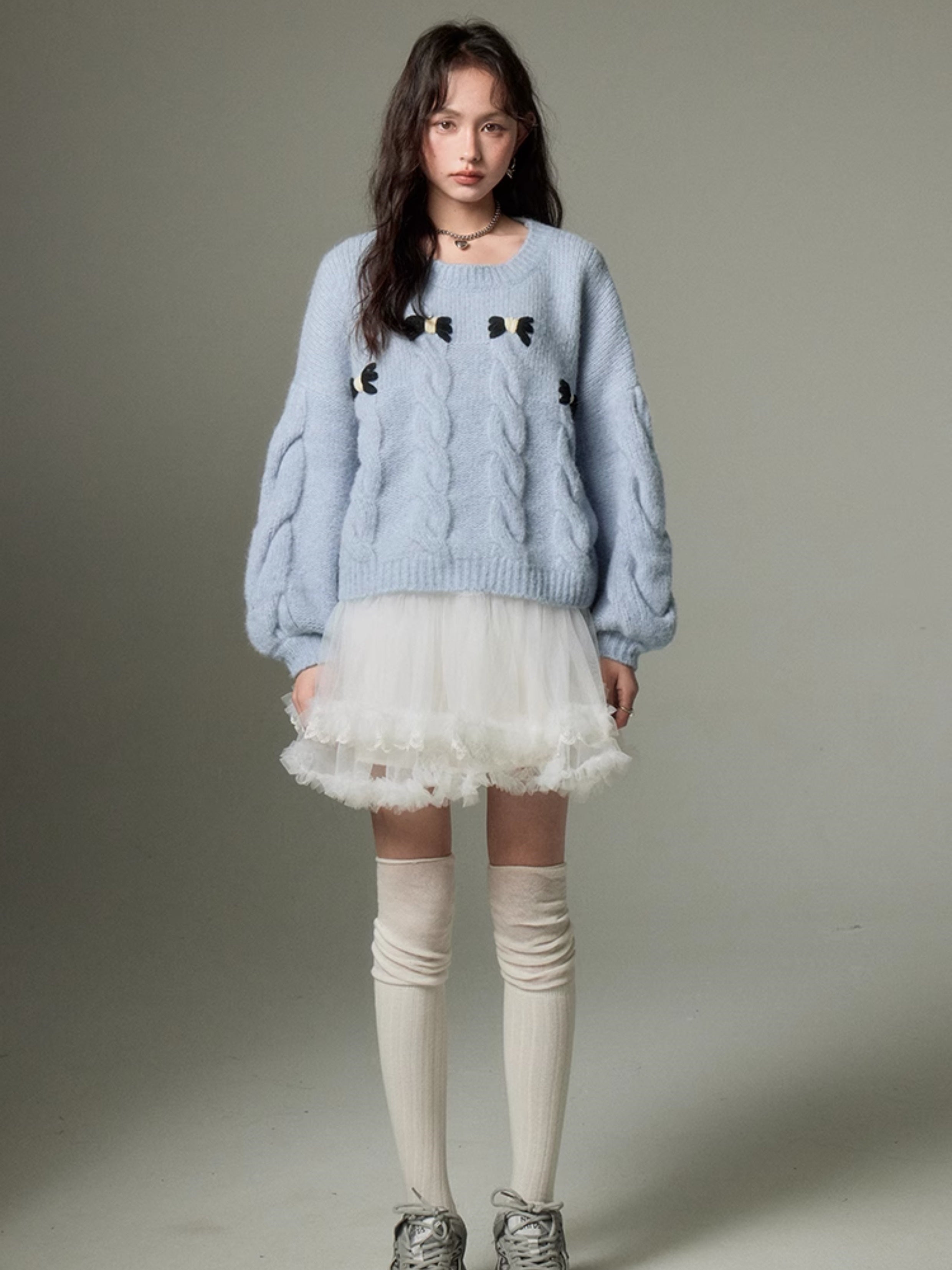 Round Neck Cable Bow Knitted Sweater