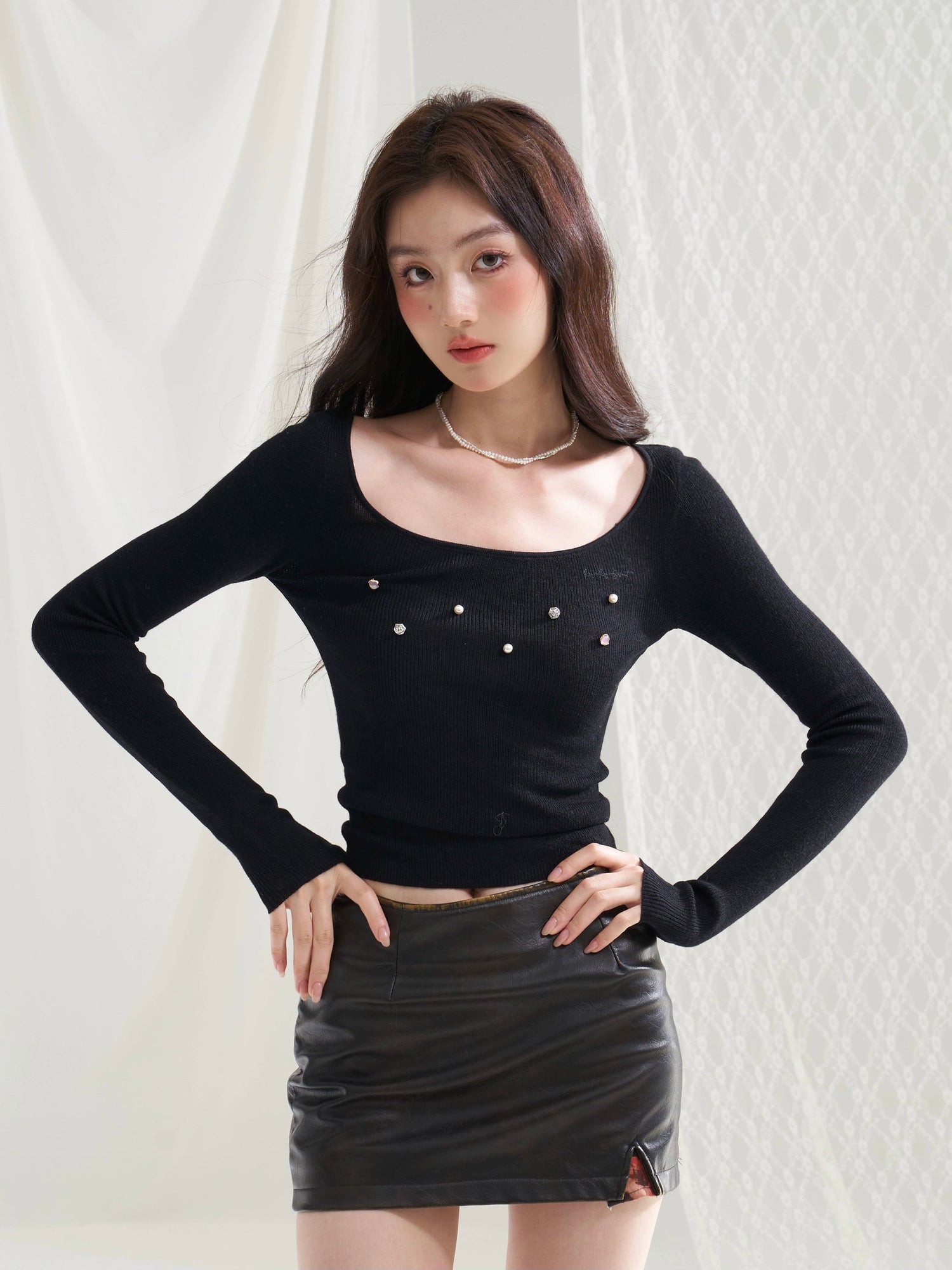 Round Neck Bijou Slim Knitted Top