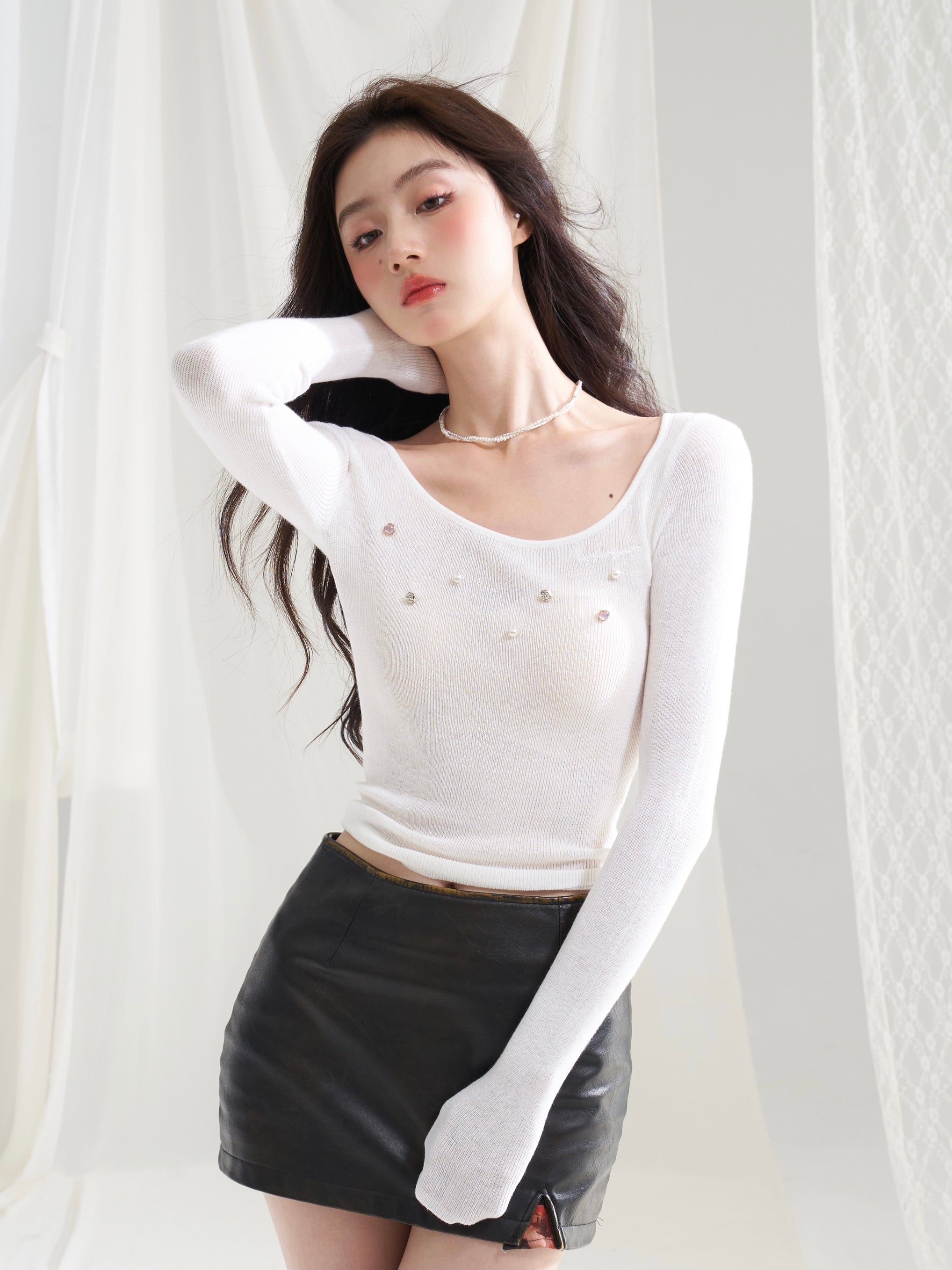 Round Neck Bijou Slim Knitted Top