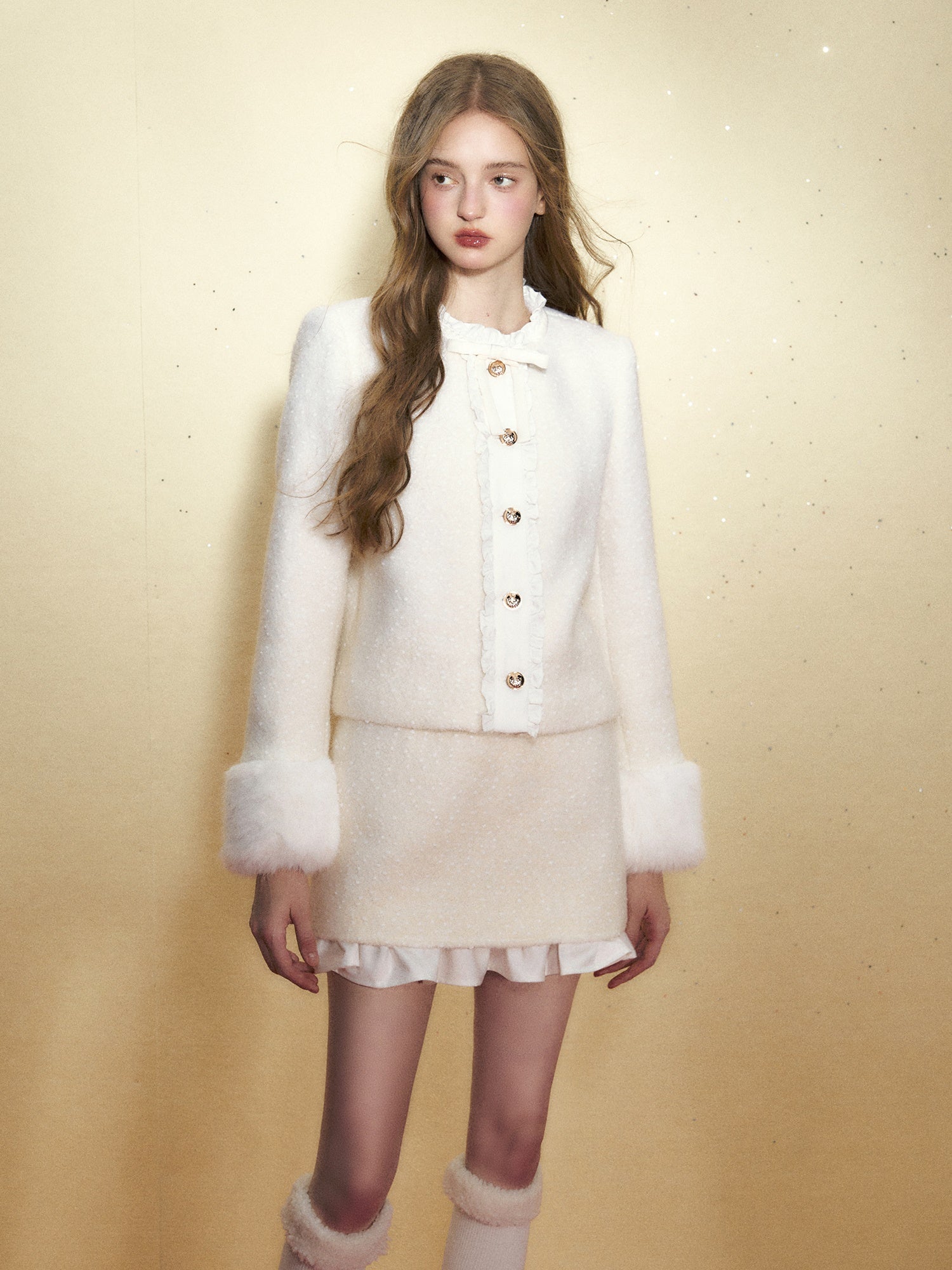 Fur Cuff No-Collar Jacket ＆ Frill Stitch Mini Skirt