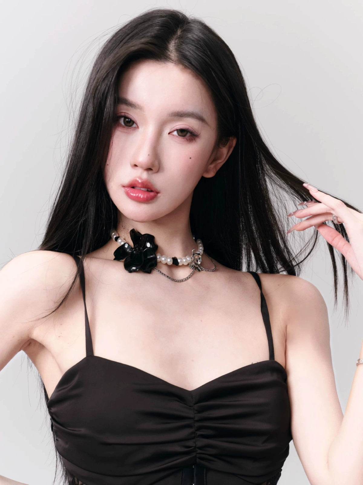 Black Rose Imitation Pearl Choker