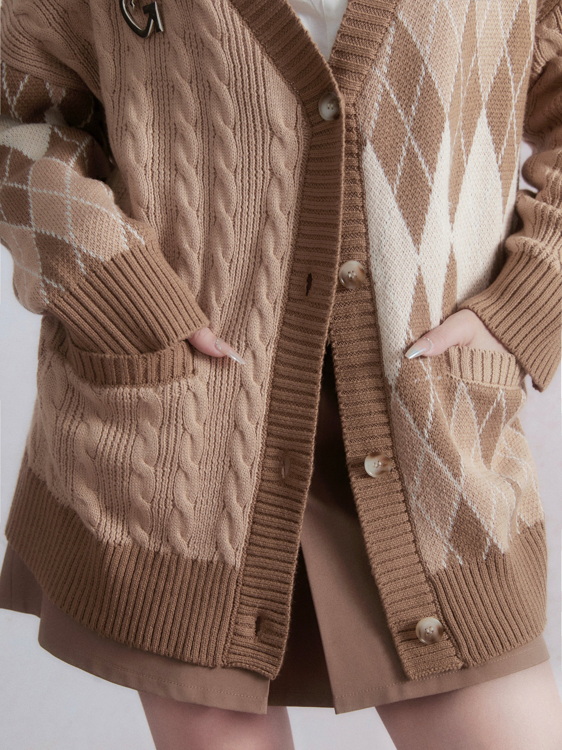 V-neck Argyle Knitted Cardigan – ARCANA ARCHIVE