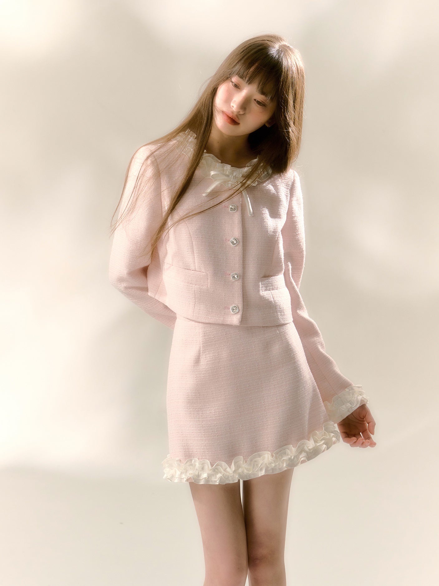 Fine Glitter Small Fragrance Jacket ＆ Frill Stitch Short Skirt