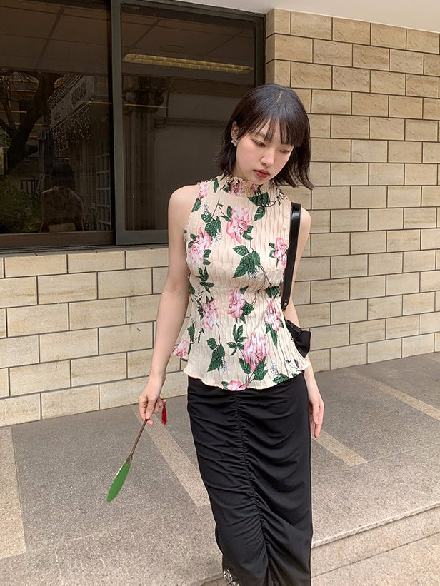 Floral Sleeveless Pleated High-necked Top