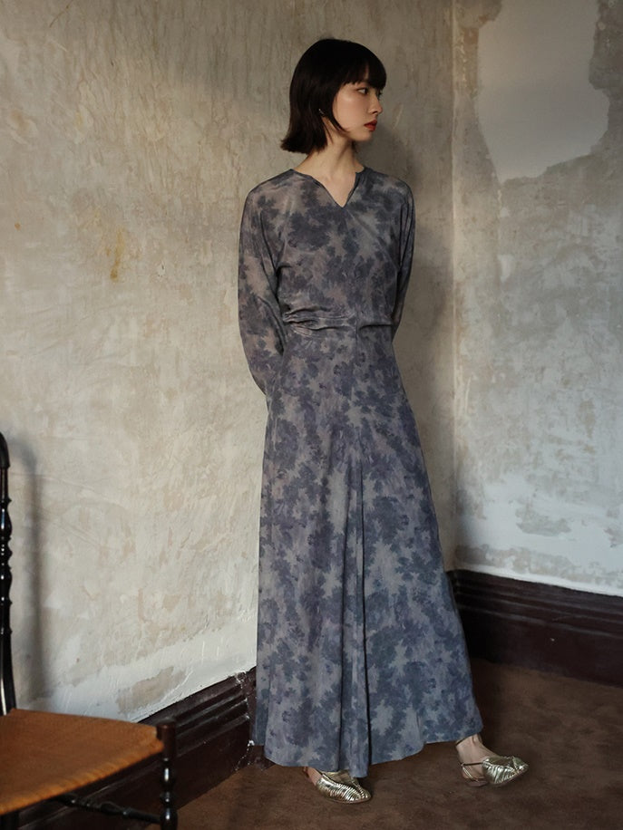 Robe longue à col clé de clé imprimée