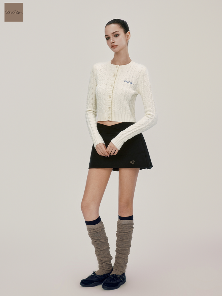 Embroidery Short Slim Crew-Neck Cable-Knit