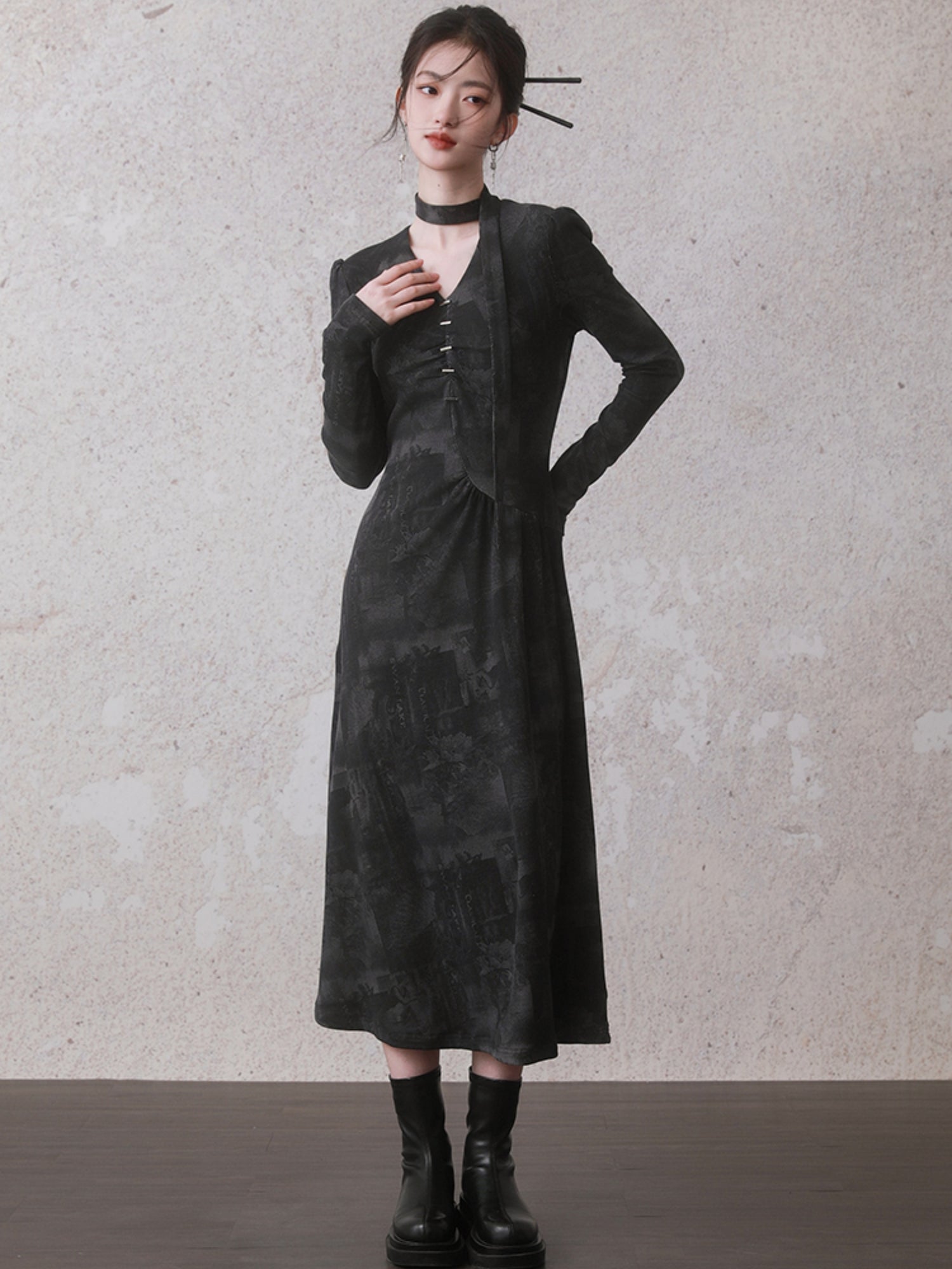 V-neck Wrinkled Knitted Long-sleeved Dress