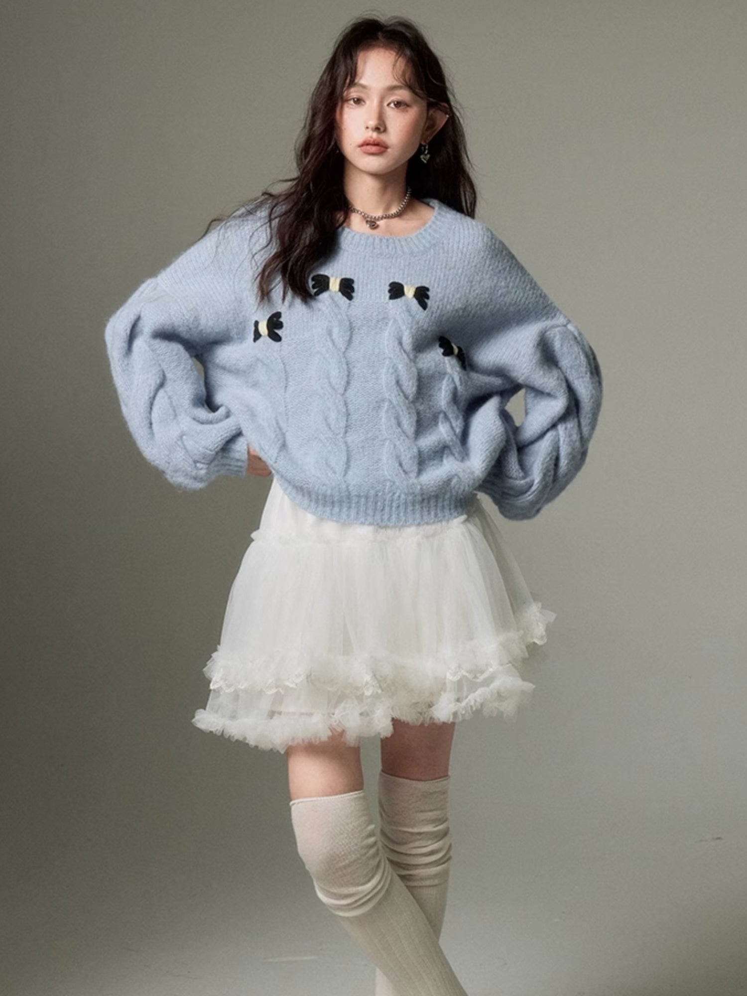 Round Neck Cable Bow Knitted Sweater