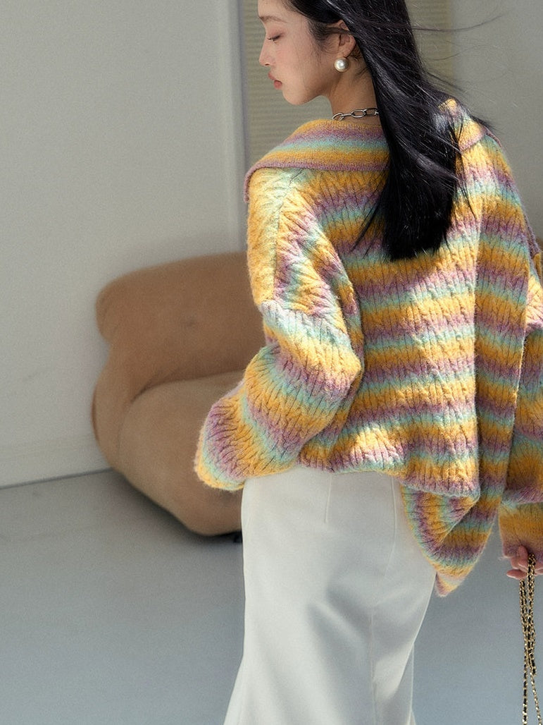 Gradient Rainbow Border Revers Pullover