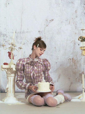 Chemise à manches bouffées en dentelle à carreaux